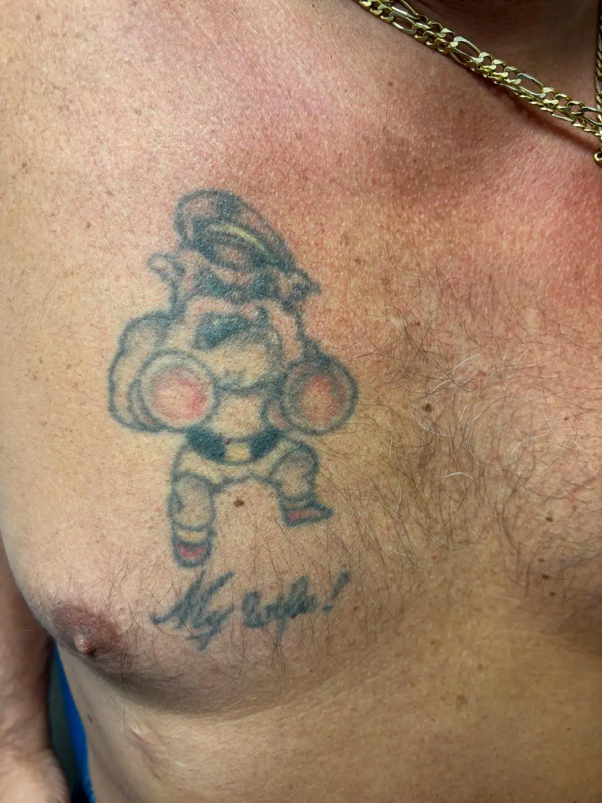 Boxer hond tattoo, borst — voor PICO-laser sessie 1